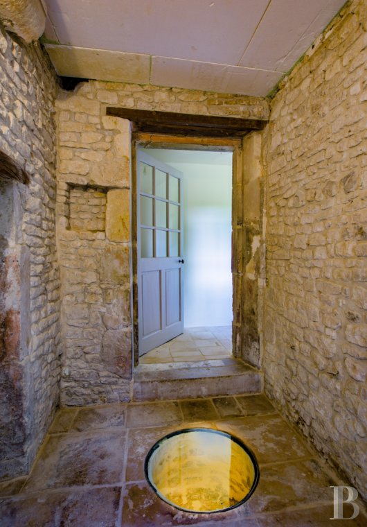 En Normandie, à Falaise, une maison des 17e et 18e siècles au cœur d’un quartier historique - photo  n°32